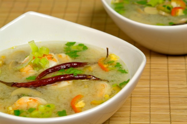 Hot-and-sour prawn soup อาหารลดน้ำหนัก