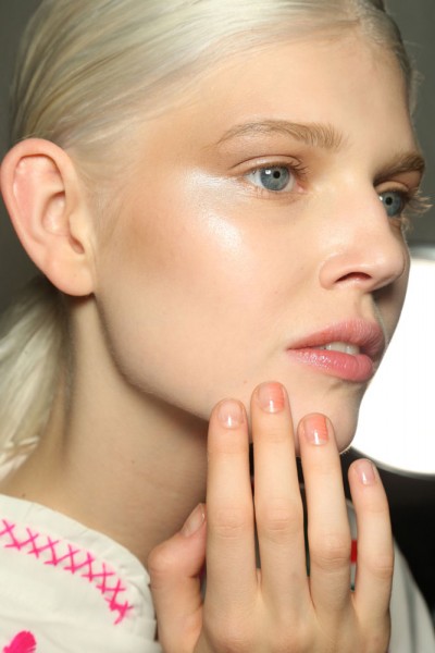 negative-space-nail-art-prabal-gurung-painterly