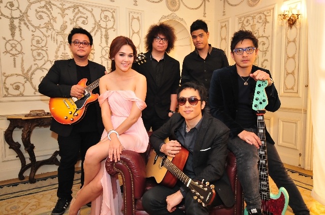 ชมพู่ อีทีซี