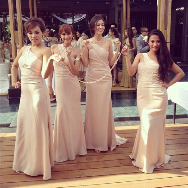 เพื่อนเจ้าสาว