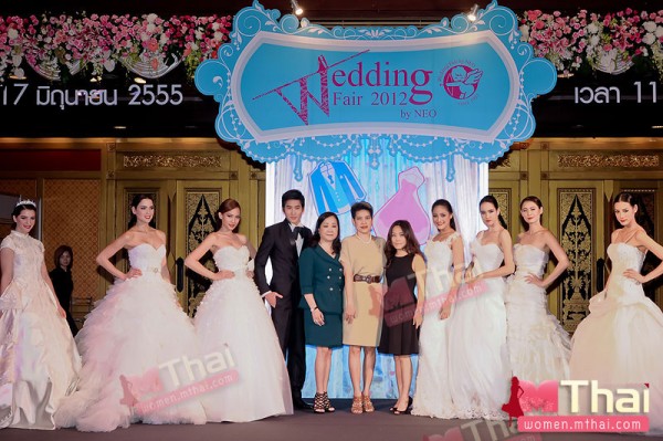 แฟชั่นโชว์ ชุดแต่งงาน