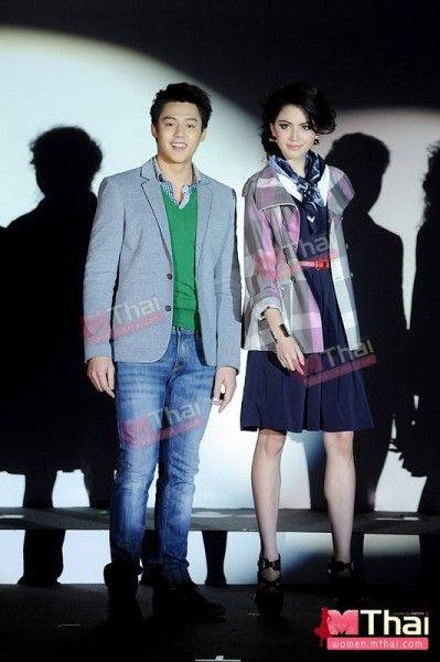 ใหม่ ดาวิกา ควงคู่มากับ หมาก ปริญ 