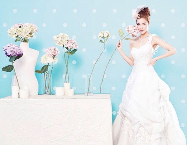 แฟชั่นชุดแต่งงาน วิว วรรณรท  