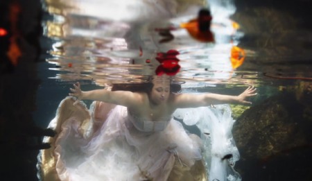 ชุดแต่งงานใต้น้ำ