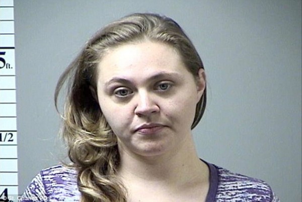 นางนิโคล มารี สมิทธ์ คุณแม่ วัย 30 ปี จาก เซ็นต์ ชาร์ล ในมิสซูรี่