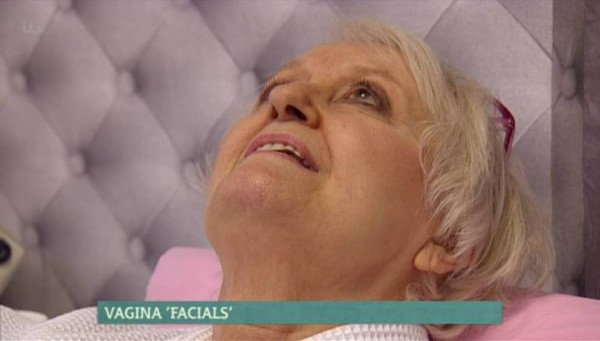 คุณยาย อาบิเกล ขณะเข้ารับการทำ สปาจุดลับ 