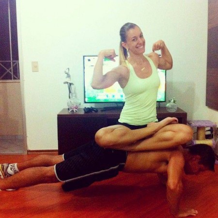 ท่าออกกำลังกายคู่รัก