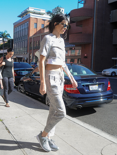 kendall jenner ในกางเกง Jogger Pants