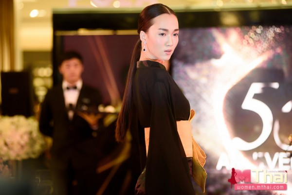 เครื่องสำอางโพลา