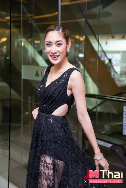 WomenMthai_0326