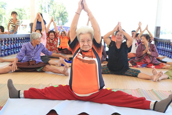 grandmotheryoga3