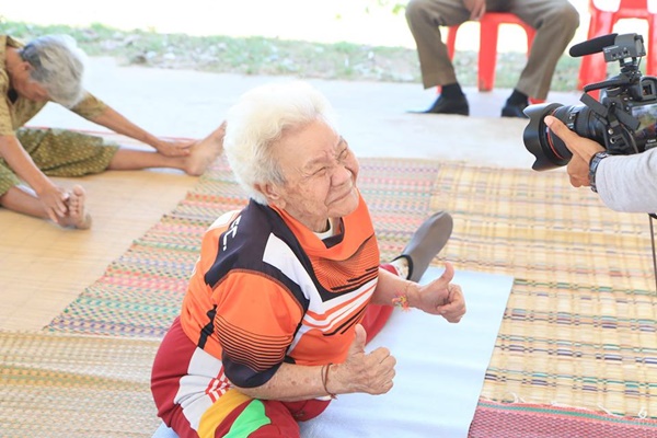 grandmotheryoga6