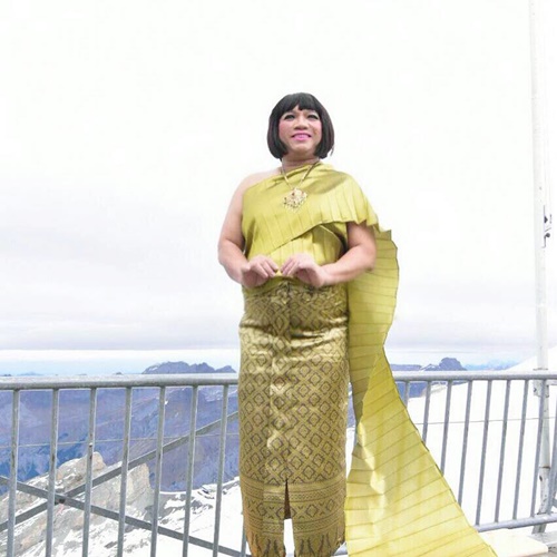 ชุดไทย ครูลิลลี่