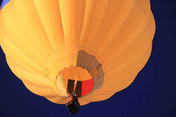 ขึ้นบอลลูน ชมโลกมุมสูง 