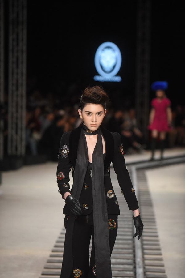 ใหม่ ดาวิกา 