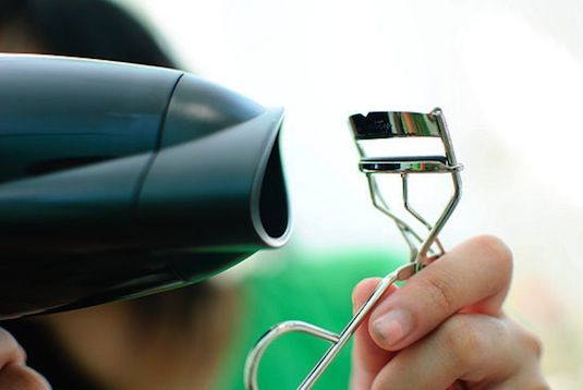 อุ่นที่ดัดขนตา