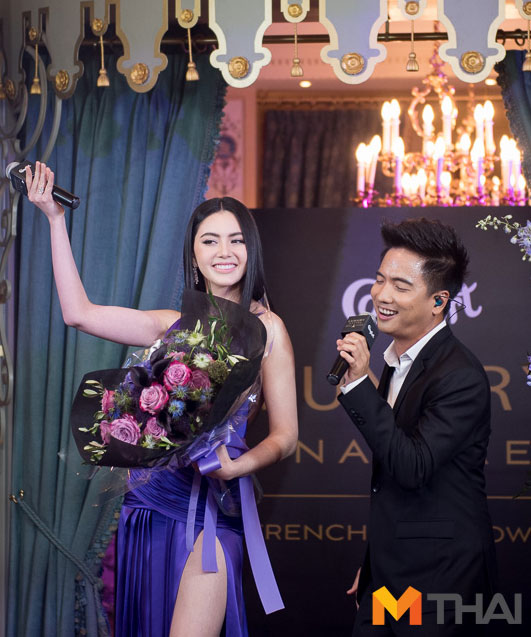 ใหม่ ร้องเพลง featuring กับ ดิม แทททู คัลเลอร์