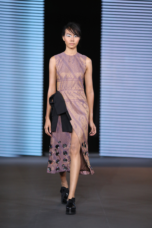 แบรนด์ realistic situation