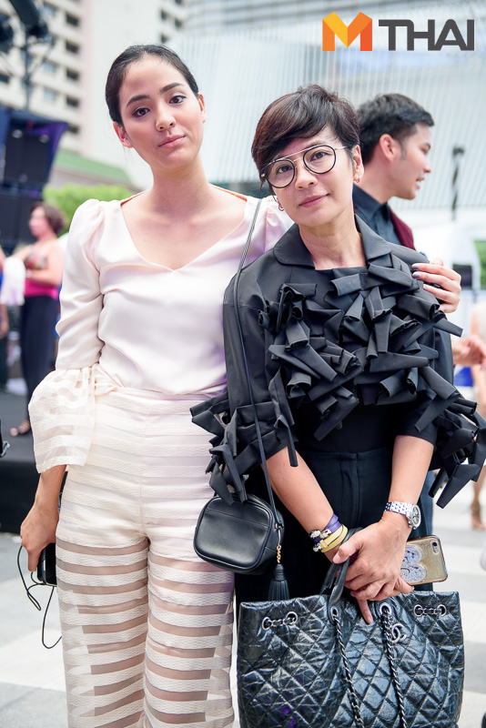 คู่แม่ลูก เปิ้ล หัทยา และลูกสาว 