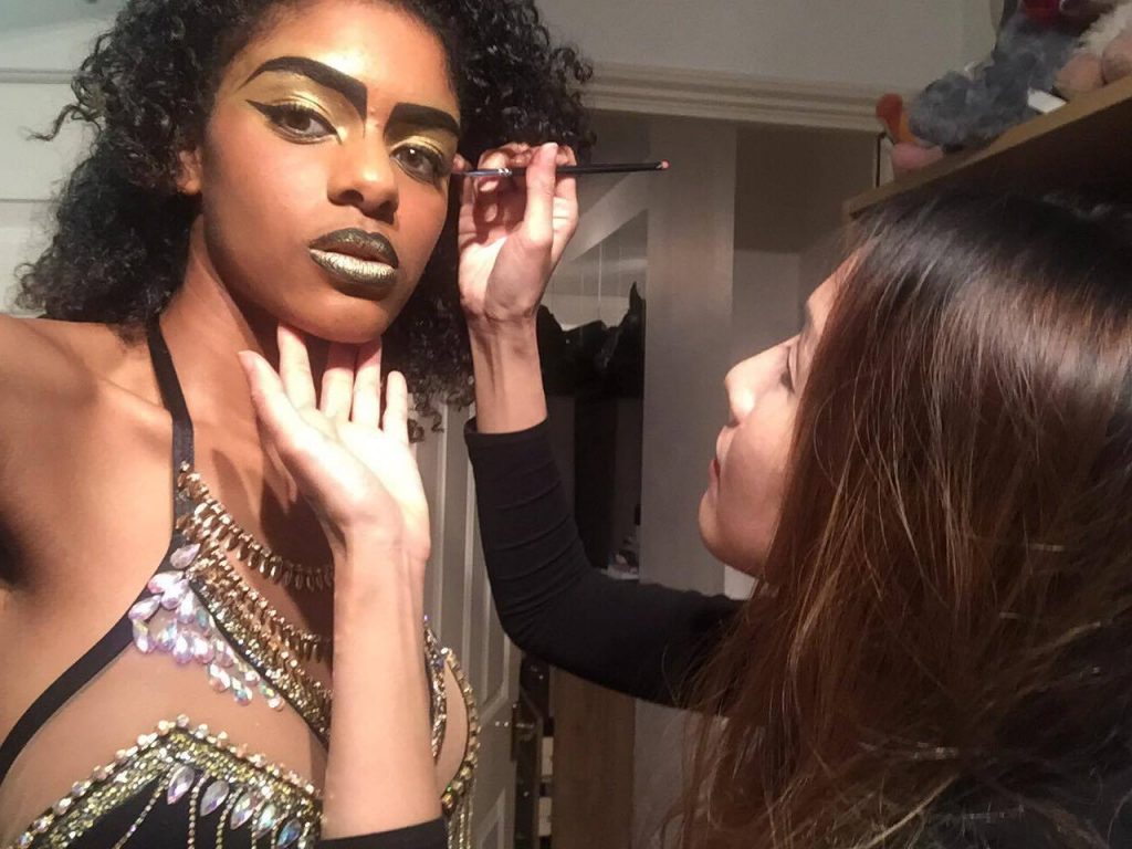 แต่งหน้า