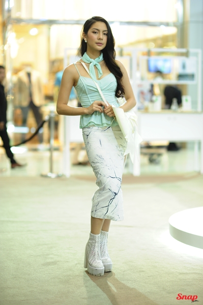 ฟ้า ษริกา