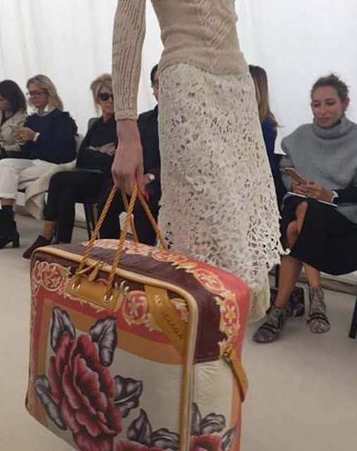 กระเป๋าแบรนด์ดัง