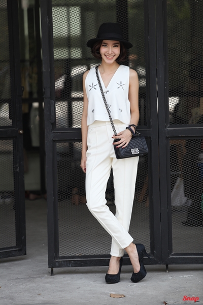 โม มนชนก