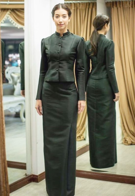 ชุดไทยจิตรลดา