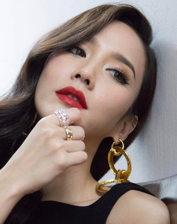 อั้ม พัชราภา ไชยเชื้อ