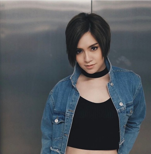 ดาราผมสั้น 