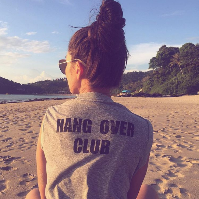 ท่าโพสริมทะเล