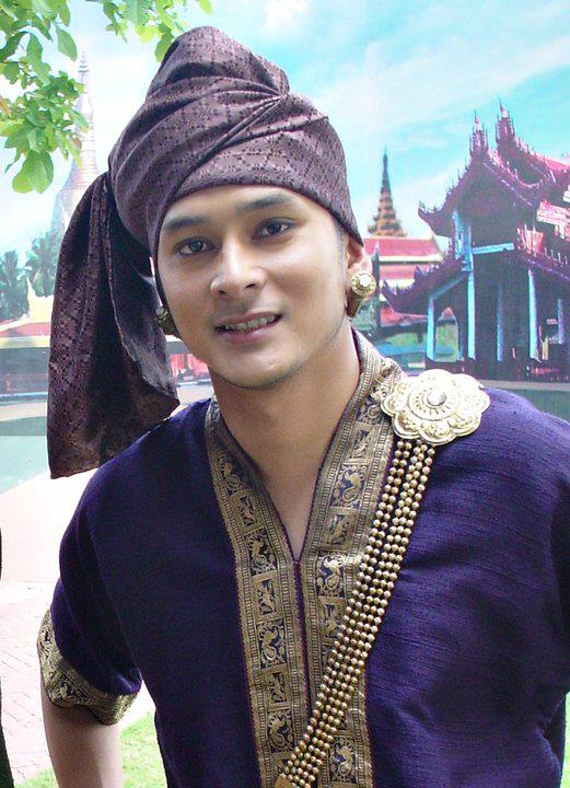 พ.ต.อ.เทน ตำรวจสุดหล่อขวัญใจประชาชน