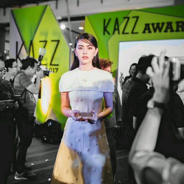 ใหม่ ดาวิกา