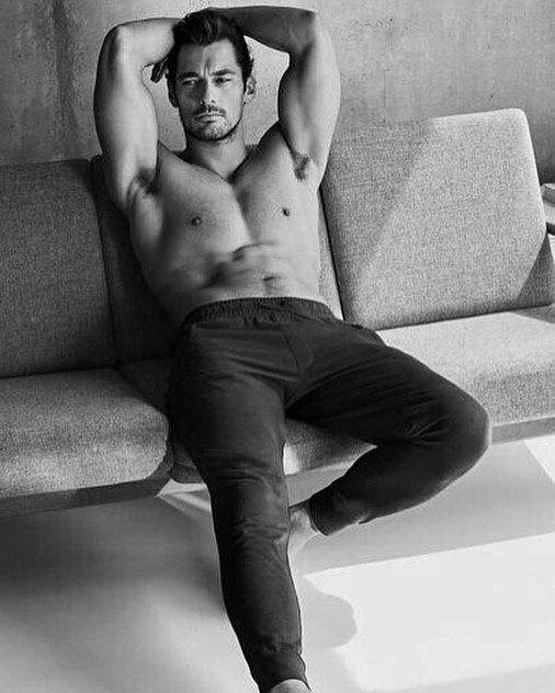 หนุ่มหล่อ