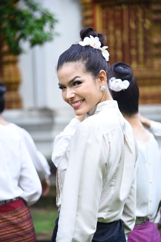 ฟ้าใส ปวีณสุดา ดรูอิ้น