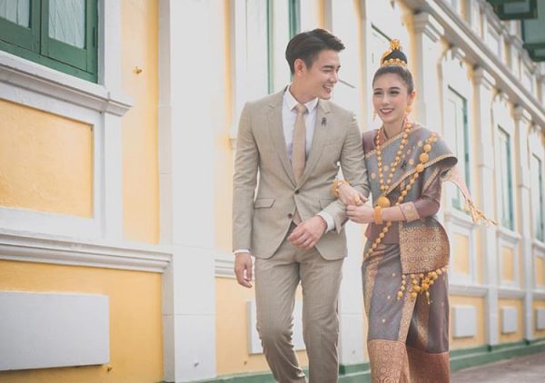 ชุดแต่งงาน แอปเปิ้ล