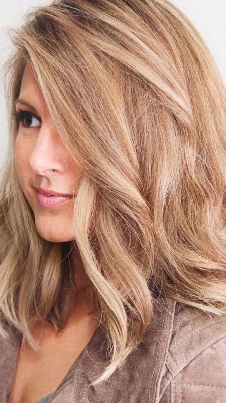 สีผมน้ำตาลอ่อน