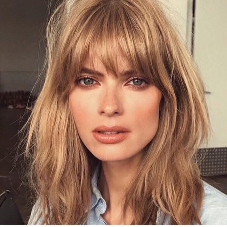 สีผมน้ำตาลอ่อน