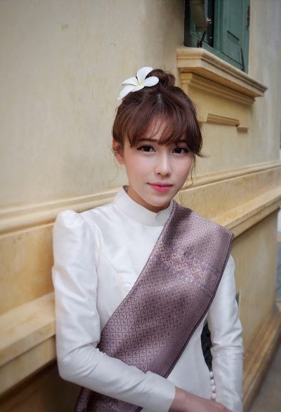 ชุดแต่งงาน แอปเปิ้ล