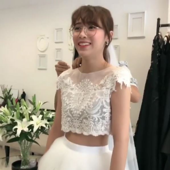 ชุดแต่งงาน แอปเปิ้ล