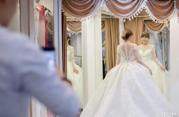 ชุดแต่งงาน แอปเปิ้ล