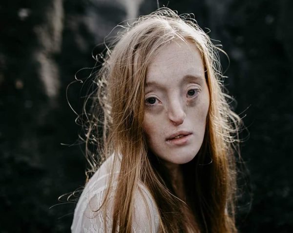 นางแบบแปลก