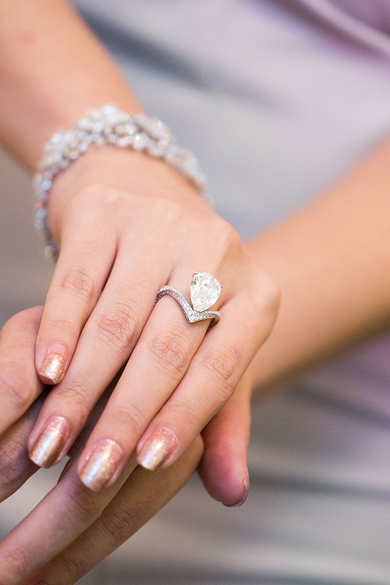 แฟชั่นโชว์เครื่องเพชร