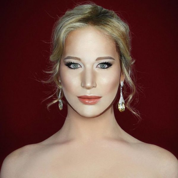 แต่งหน้าเลียนแบบคนดัง