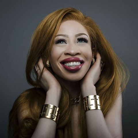 นางแบบแปลก