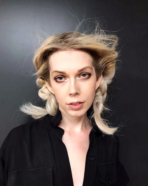 นางแบบแปลก