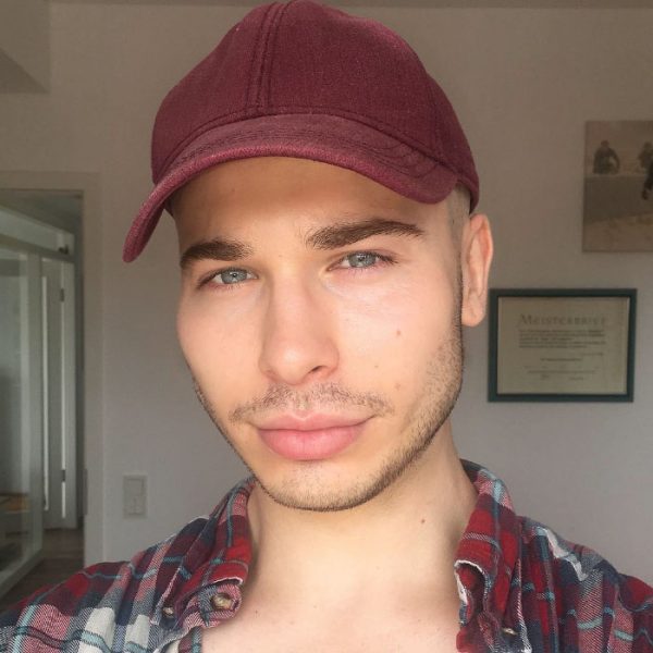 แต่งหน้าเลียนแบบคนดัง