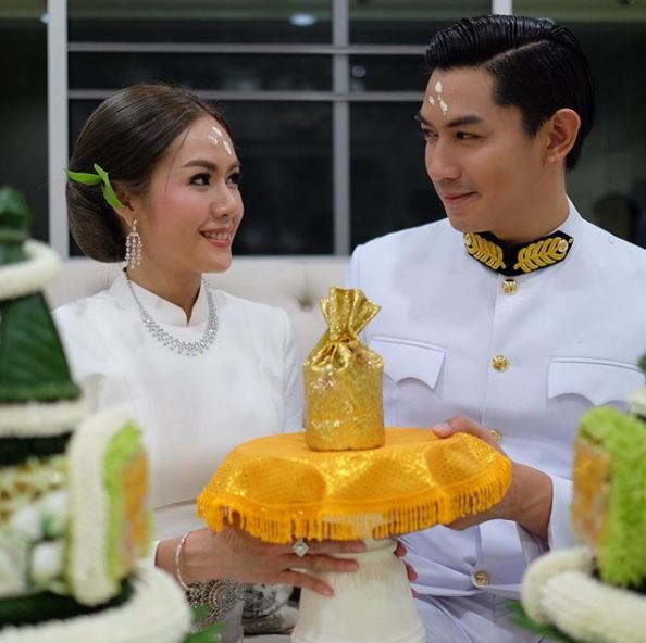 สมรสพระราชทาน