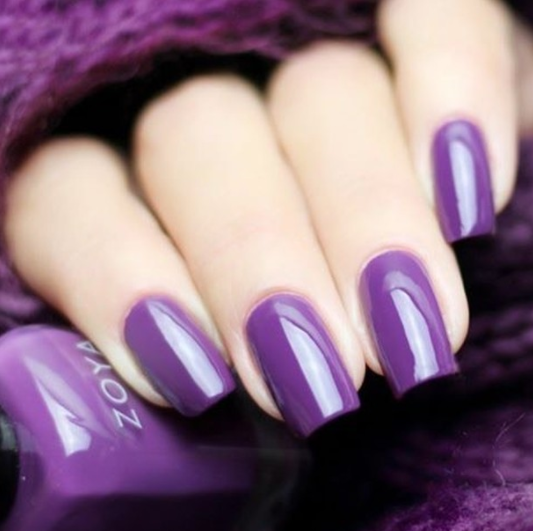 ทาเล็บสีม่วง