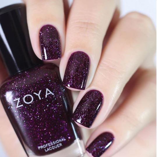 ทาเล็บสีม่วง